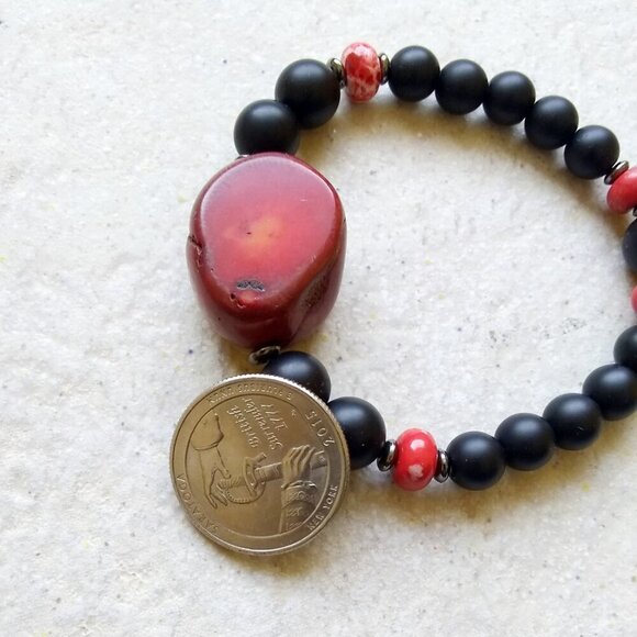 Chunky & Heavy! Genuine Red Sea Coral & Black Stone Beaded Bracelet 6.5-7" Wrist - Picture 5 of 8